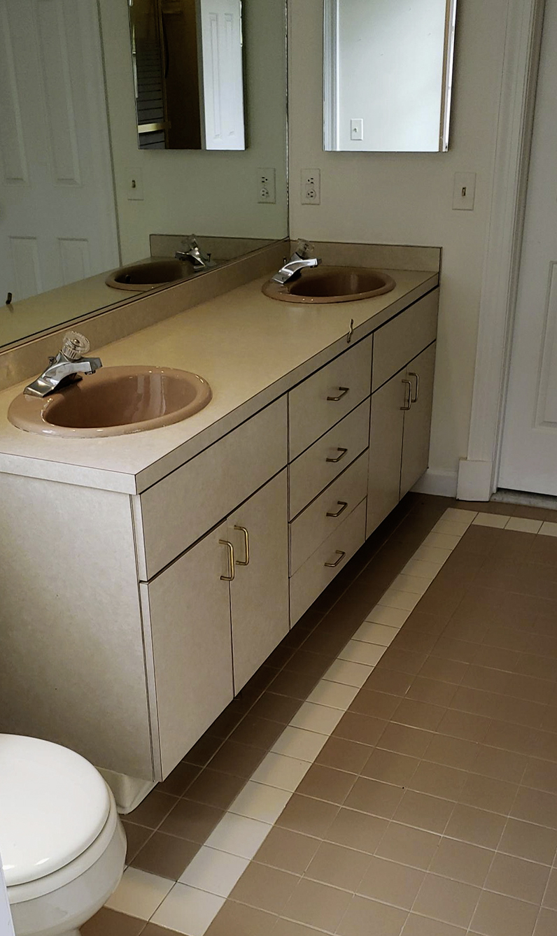 bathroom before renovation