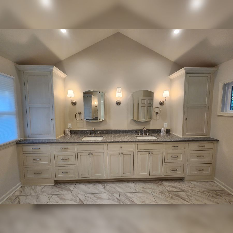 Renken Remodeling expert delivering bathroom remodeling in Waterford, VA with durable fixtures, modern designs, and professional installation.