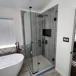 Quartz-Custom-Glass-Niche-Shower-scaled